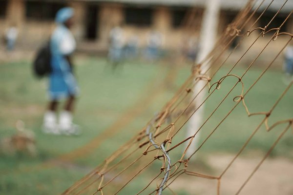 Quelle est la méthode pour nettoyer votre liste de contacts et supprimer les doublons sur un OnePlus 8 Pro?